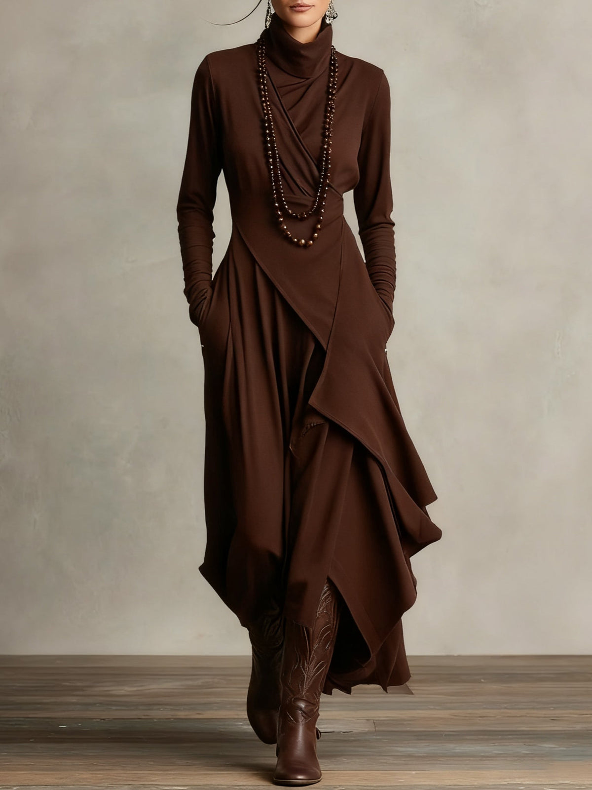 Vestido largo drapeado para mujer con cuello alto asimétrico