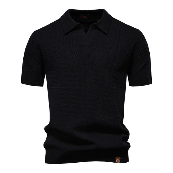 Polo de hombre texturizado con cuello abierto y manga corta