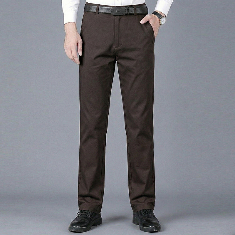 Pantalón slim para hombre de vestir con corte recto elegante